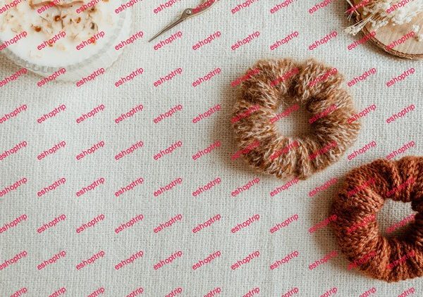 Easy Knitting Basics for Beginners Knit a DIY Scrunchie